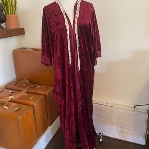 Vintage Burgundy Velvet Robe Intimate Choice Terry Russo Gothic Vibes M/L Witchy